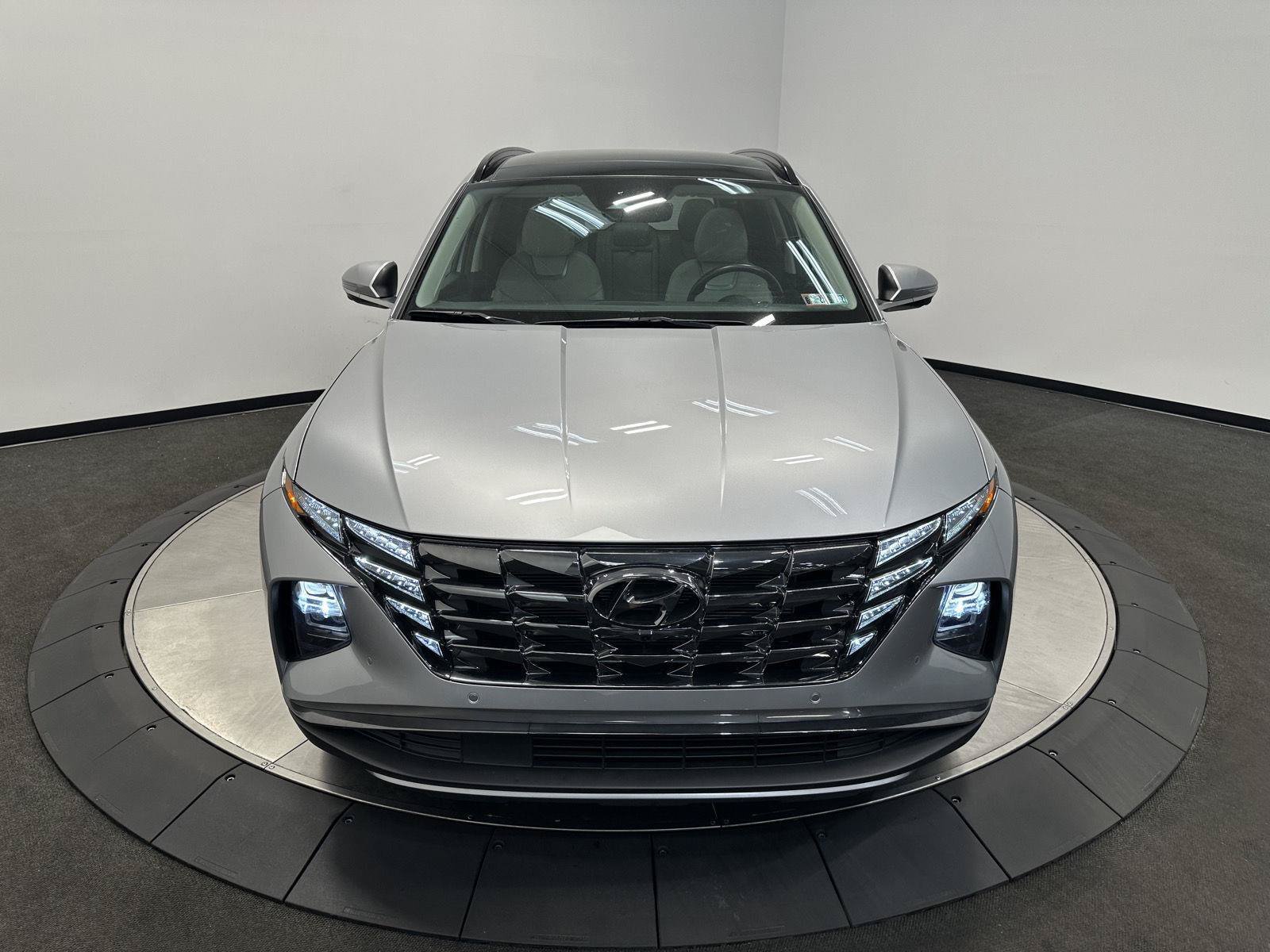 Certified 2024 Hyundai Tucson Limited AWD/4WD image 3