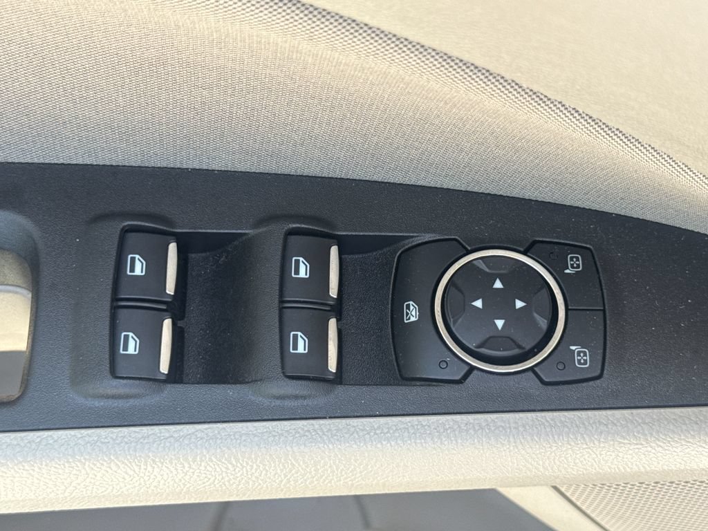 Used 2020 Ford Fusion SE AWD/4WD image 14