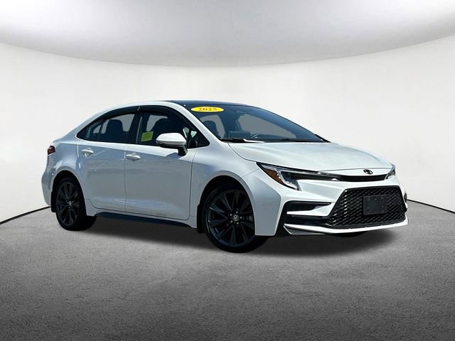 Used 2025 Toyota Corolla XSE image 2