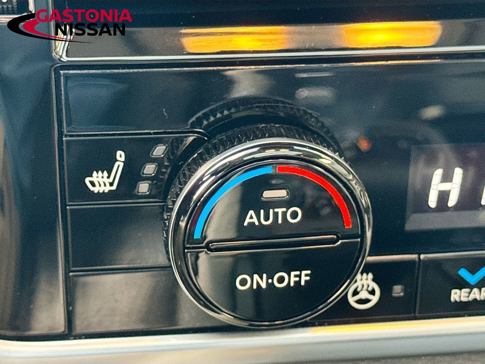 Used 2023 Nissan Rogue SL w/ SL Premium Package image 26