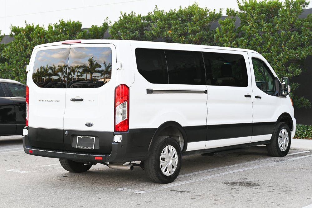 Used 2022 Ford Transit 350 XLT image 4
