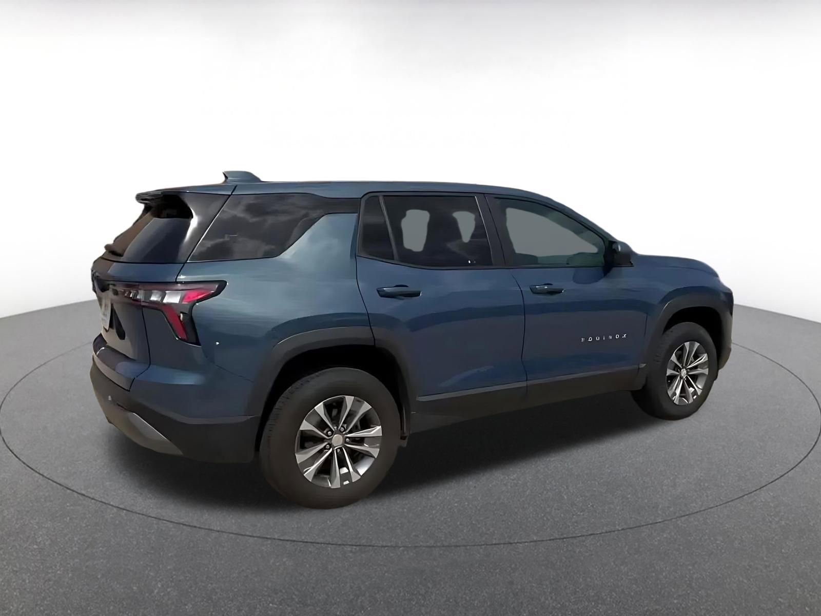 Used 2025 Chevrolet Equinox LT FWD image 14