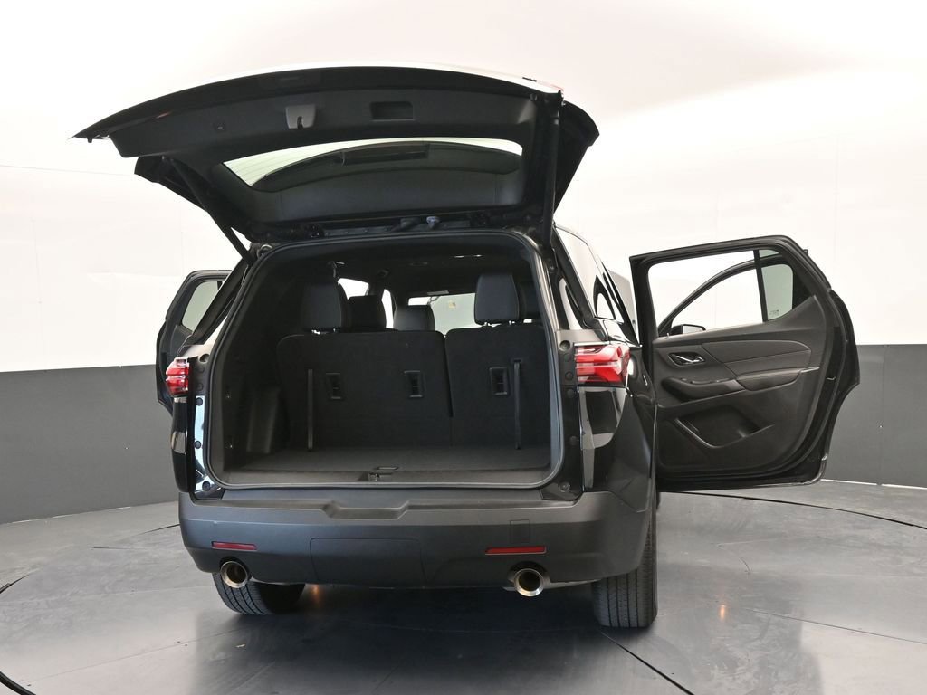Used 2023 Chevrolet Traverse LT w/ Midnight/Sport Edition image 77