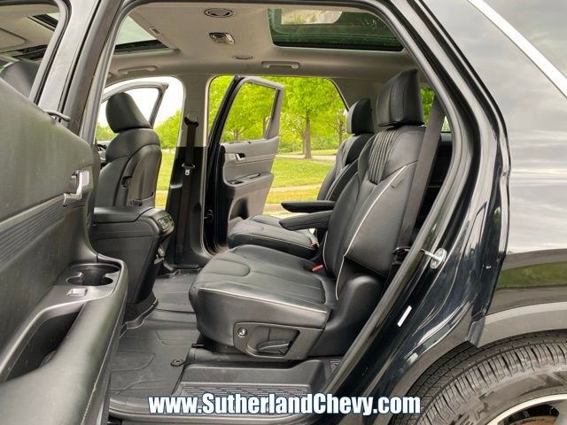 Used 2024 Hyundai Palisade Limited AWD/4WD image 38