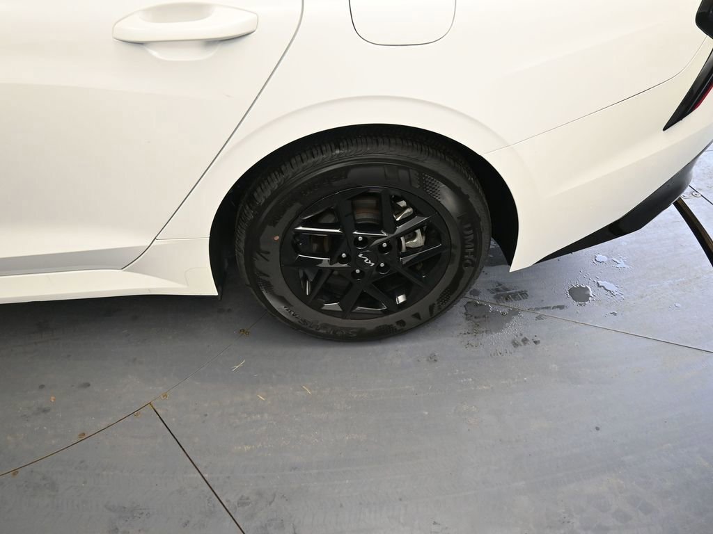 Used 2025 Kia K5 LXS image 17