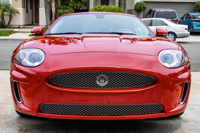 Used 2010 Jaguar XKR R RWD image 21