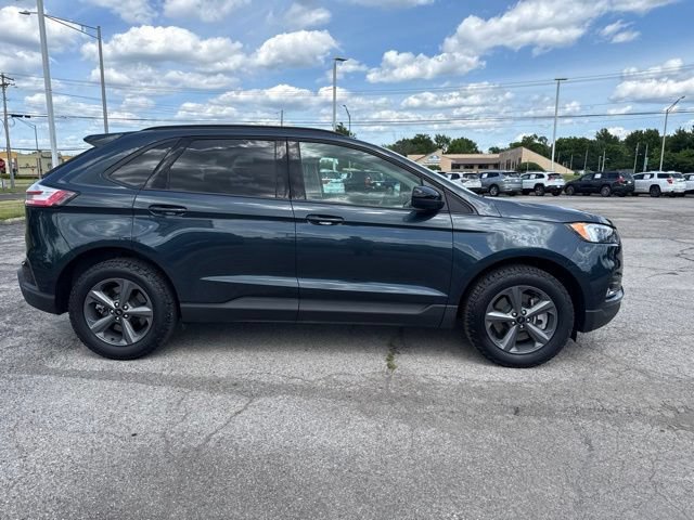 Used 2023 Ford Edge SEL w/ Sport Appearance Package AWD/4WD image 4