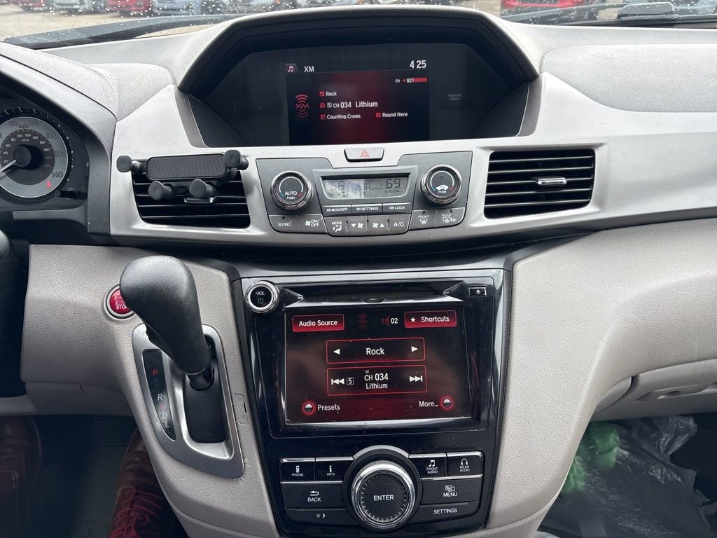 Used 2016 Honda Odyssey SE image 22