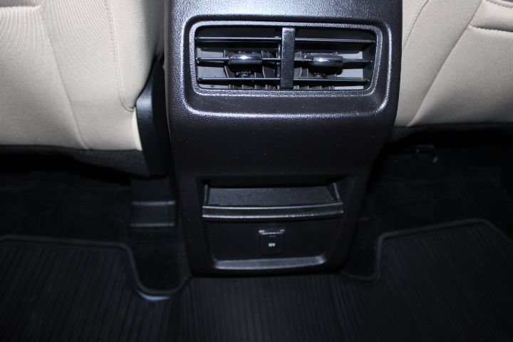 Used 2017 Ford Edge SEL FWD image 21