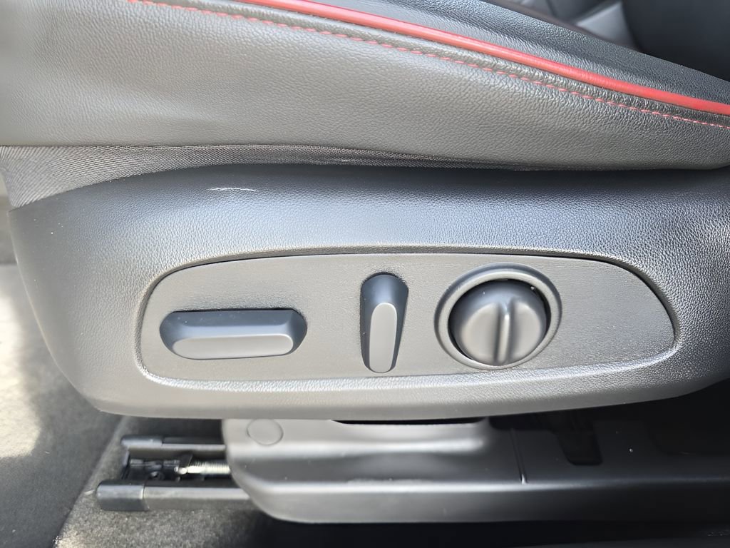 Used 2024 Chevrolet TrailBlazer RS w/ Driver Confidence Package image 16