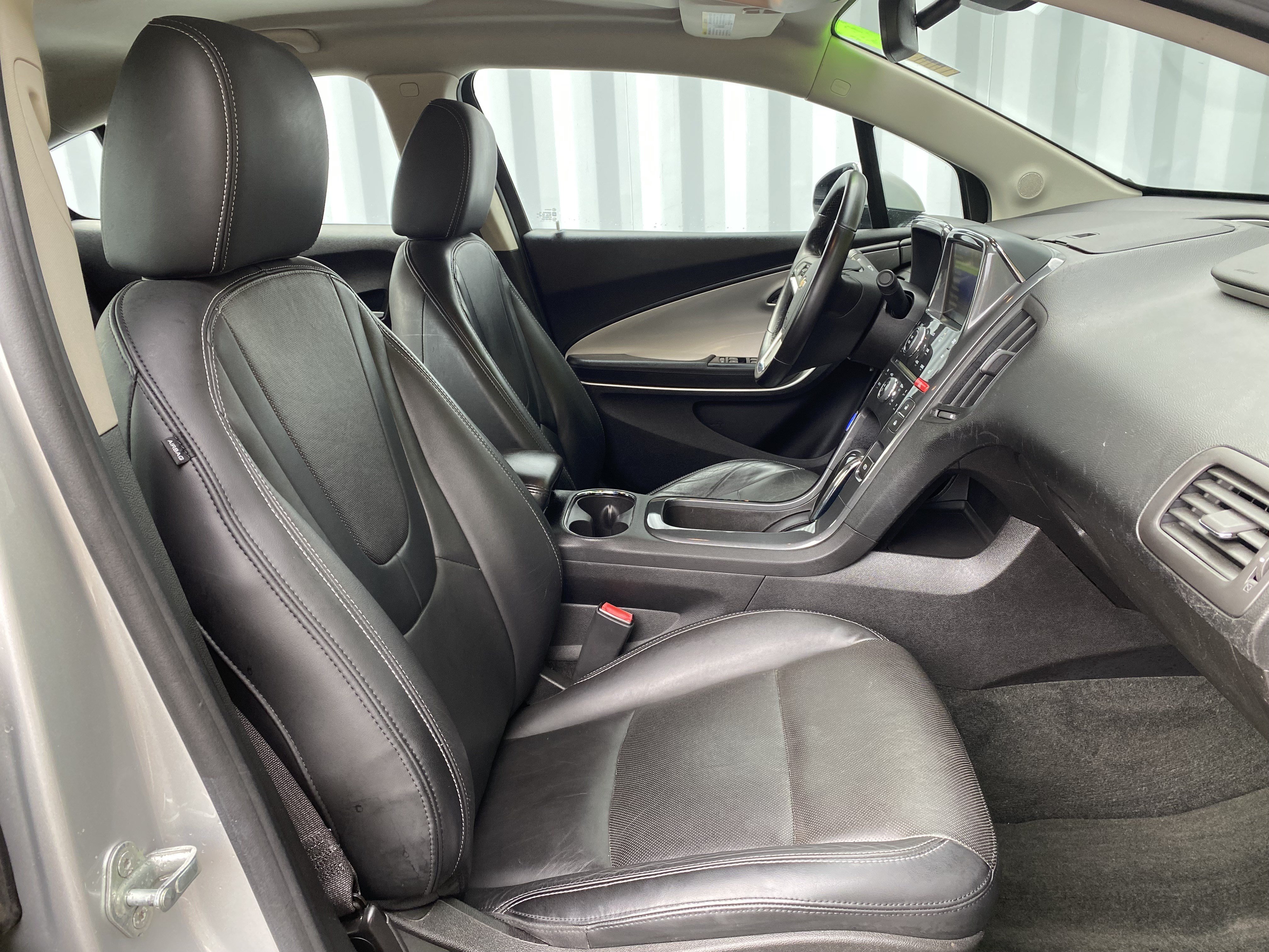 Used 2012 Chevrolet Volt Premium w/ Premium Trim Package FWD image 33