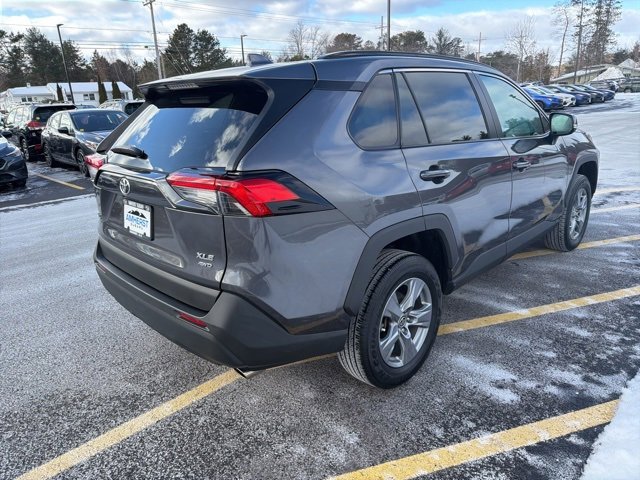 Used 2022 Toyota RAV4 XLE image 5