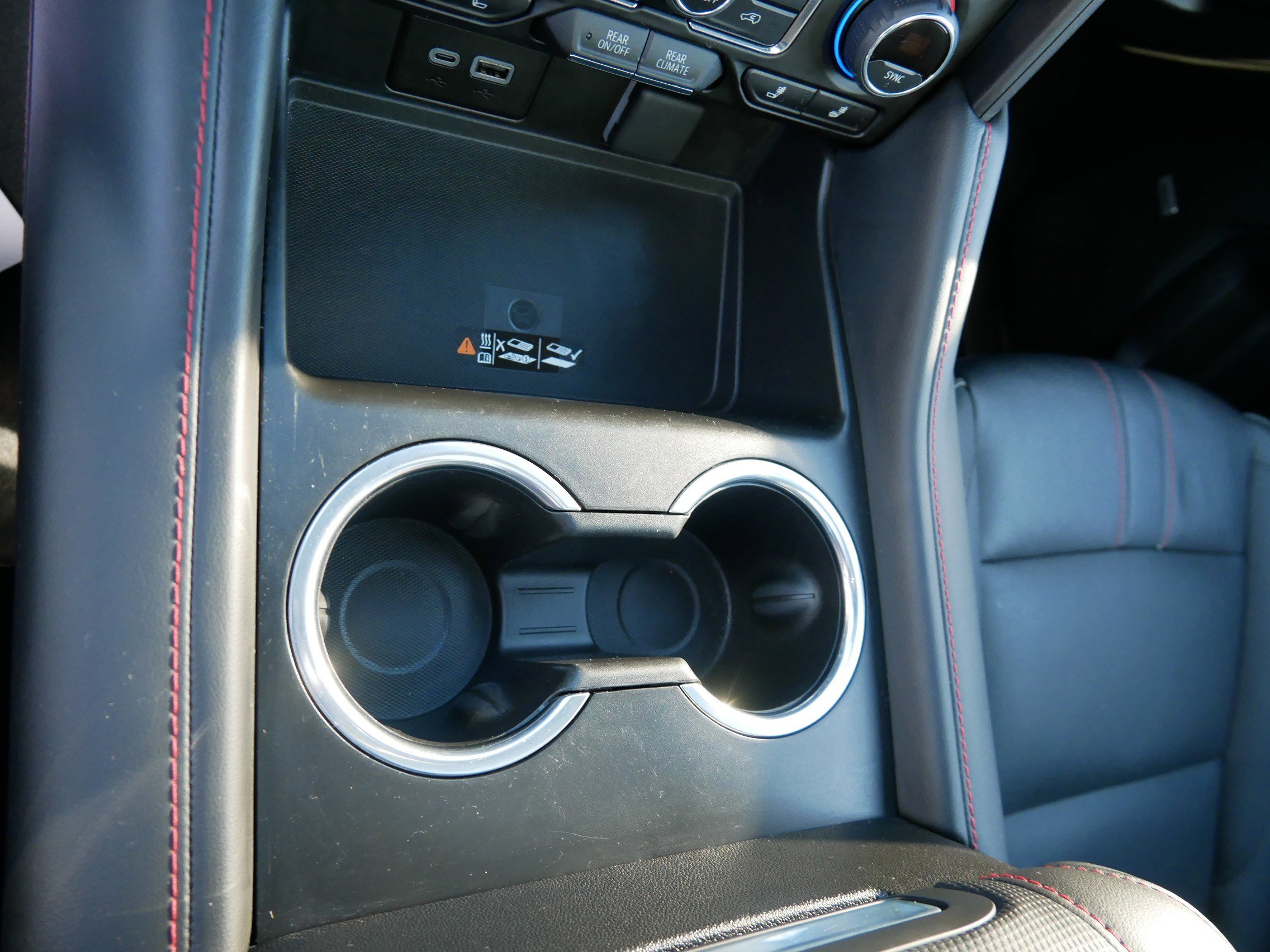 Used 2023 Chevrolet Suburban RST w/ Sport Performance Package image 30