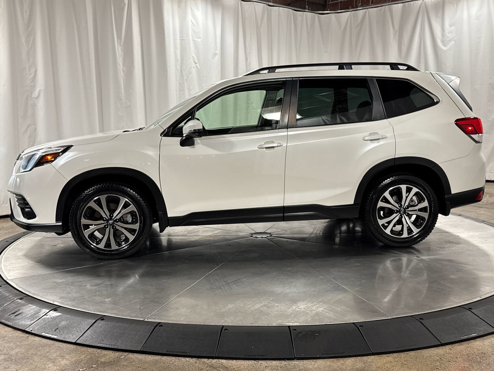 Used 2022 Subaru Forester Limited w/ Popular Package #2 AWD/4WD image 8