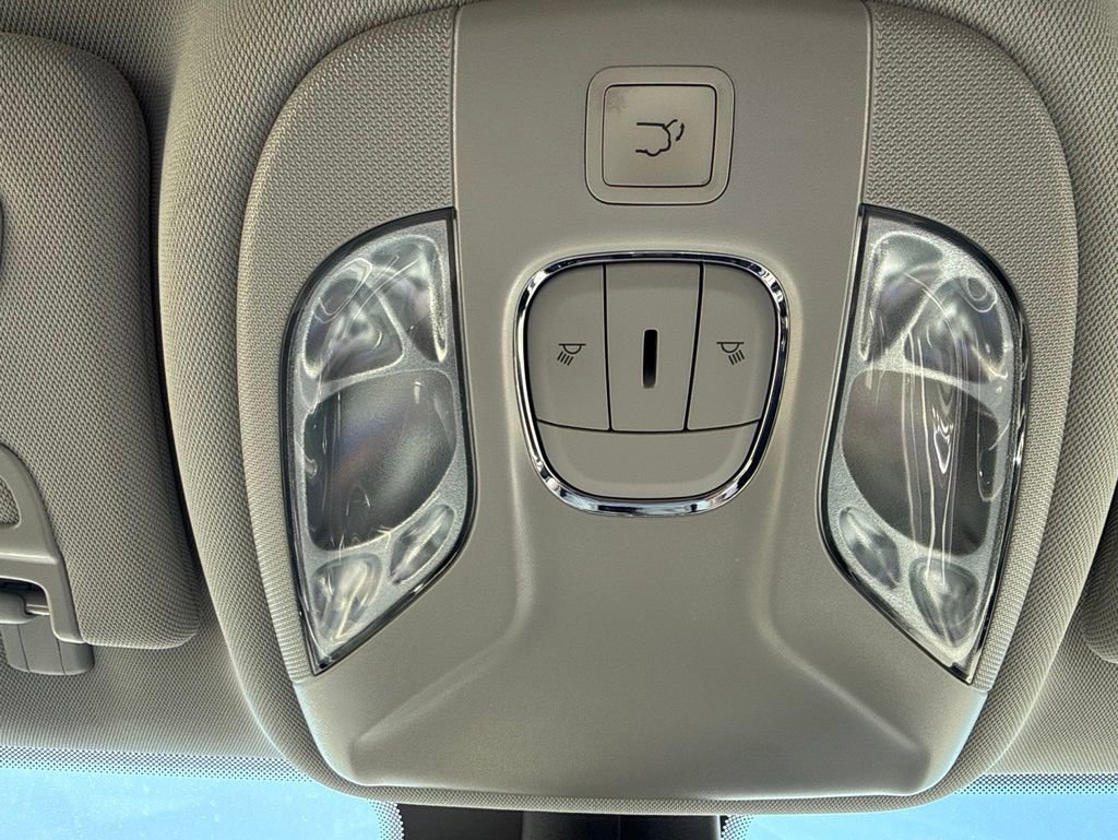 Used 2022 Jeep Compass Latitude w/ Convenience Group AWD/4WD image 40
