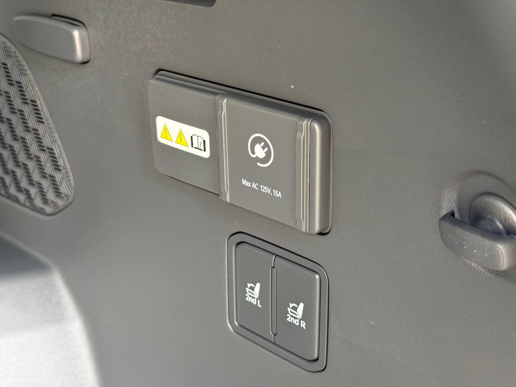 Used 2024 Kia EV9 Land AWD/4WD image 9