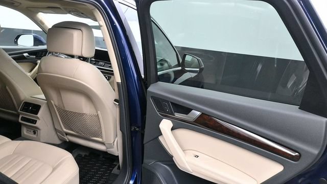 Used 2020 Audi Q5 Prestige w/ Prestige Package AWD/4WD image 11