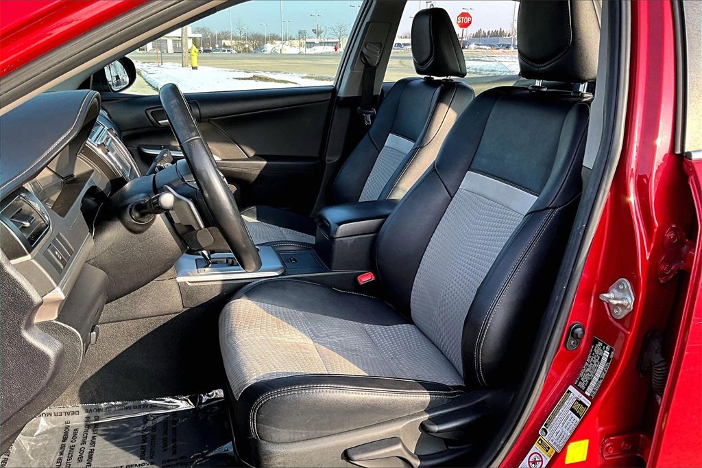Used 2013 Toyota Camry SE image 17