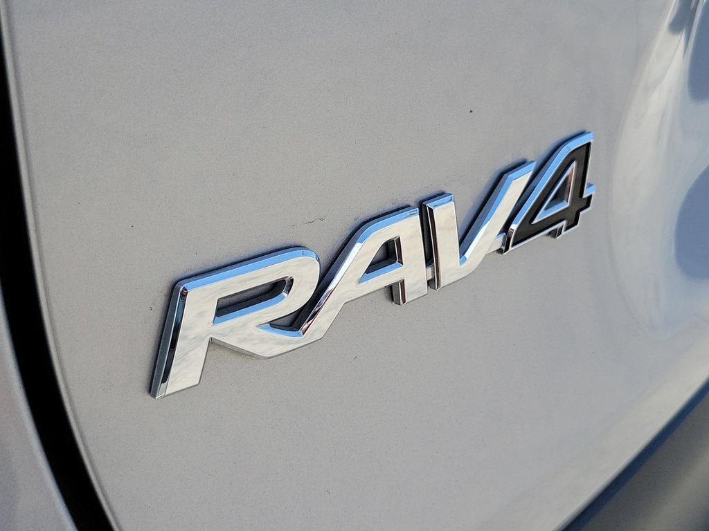 Used 2024 Toyota RAV4 XLE FWD image 7