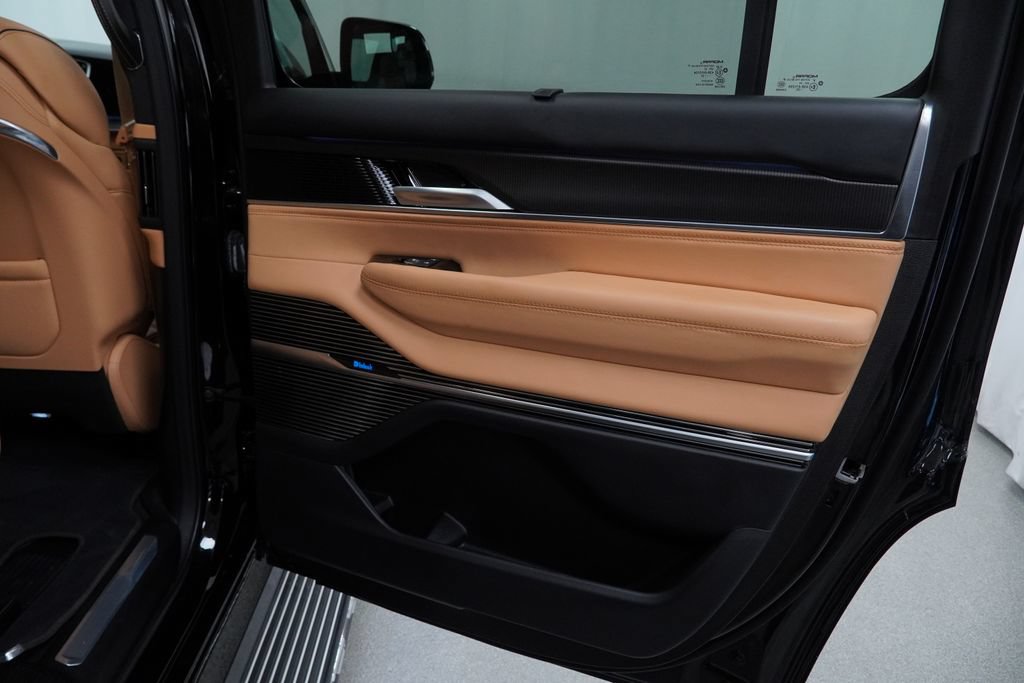 Certified 2025 Jeep Grand Wagoneer Series III w/ Rear Seat Video Group 1 AWD/4WD image 48