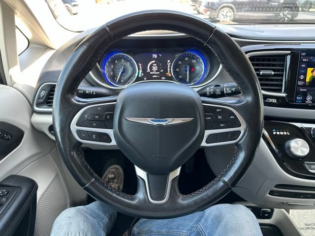Used 2020 Chrysler Pacifica Touring-L Plus FWD image 29
