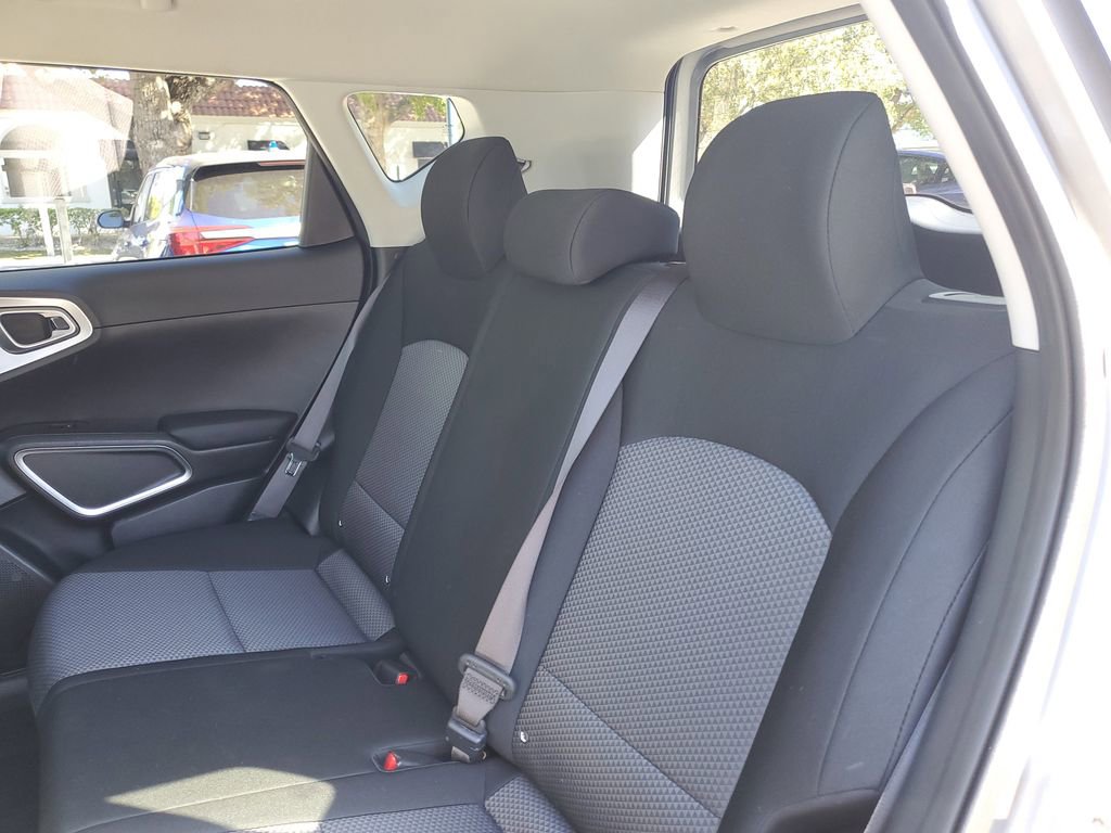 Certified 2023 Kia Soul LX image 16