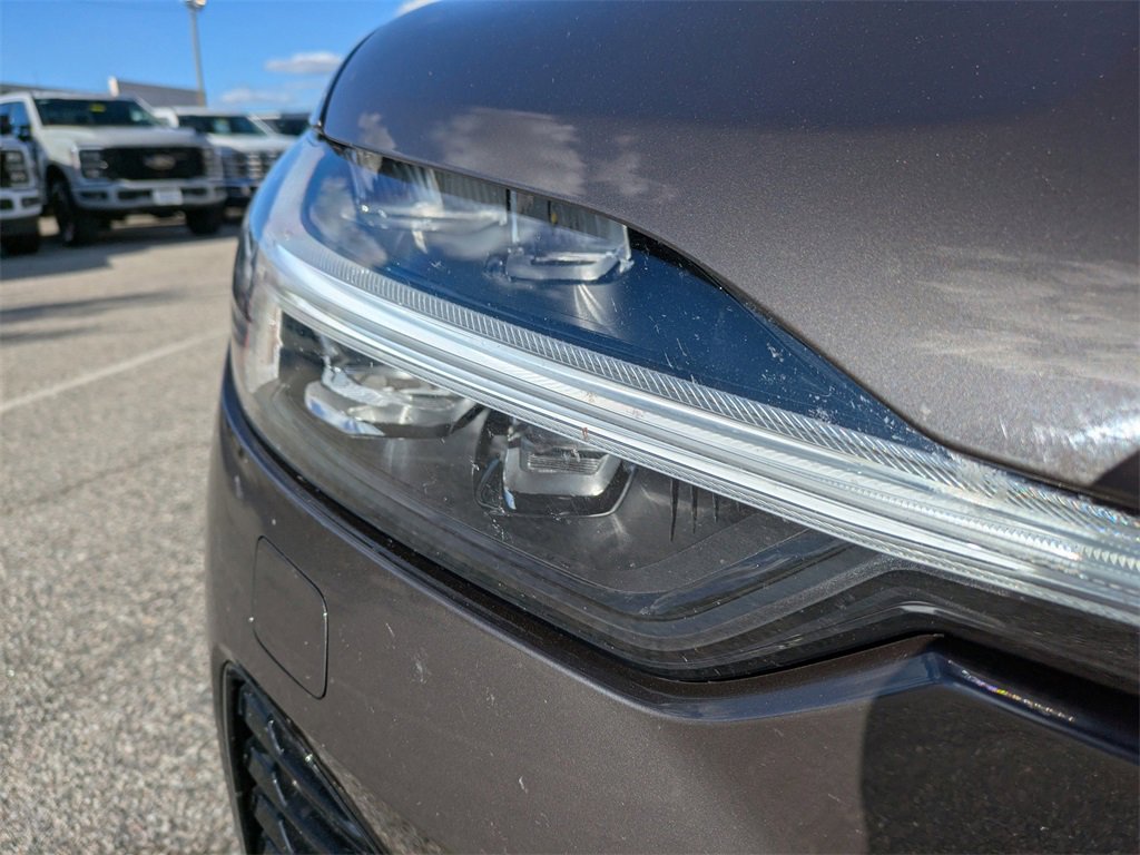 Certified 2025 Volvo XC60 B5 Plus image 10