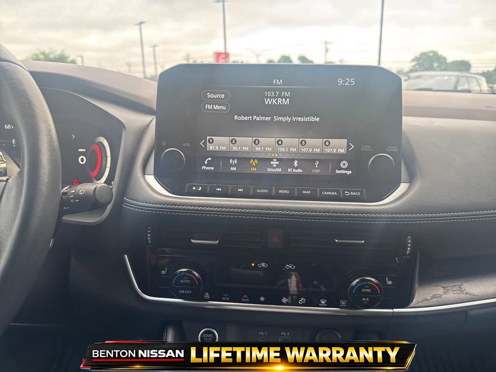 Used 2021 Nissan Rogue Platinum FWD image 16