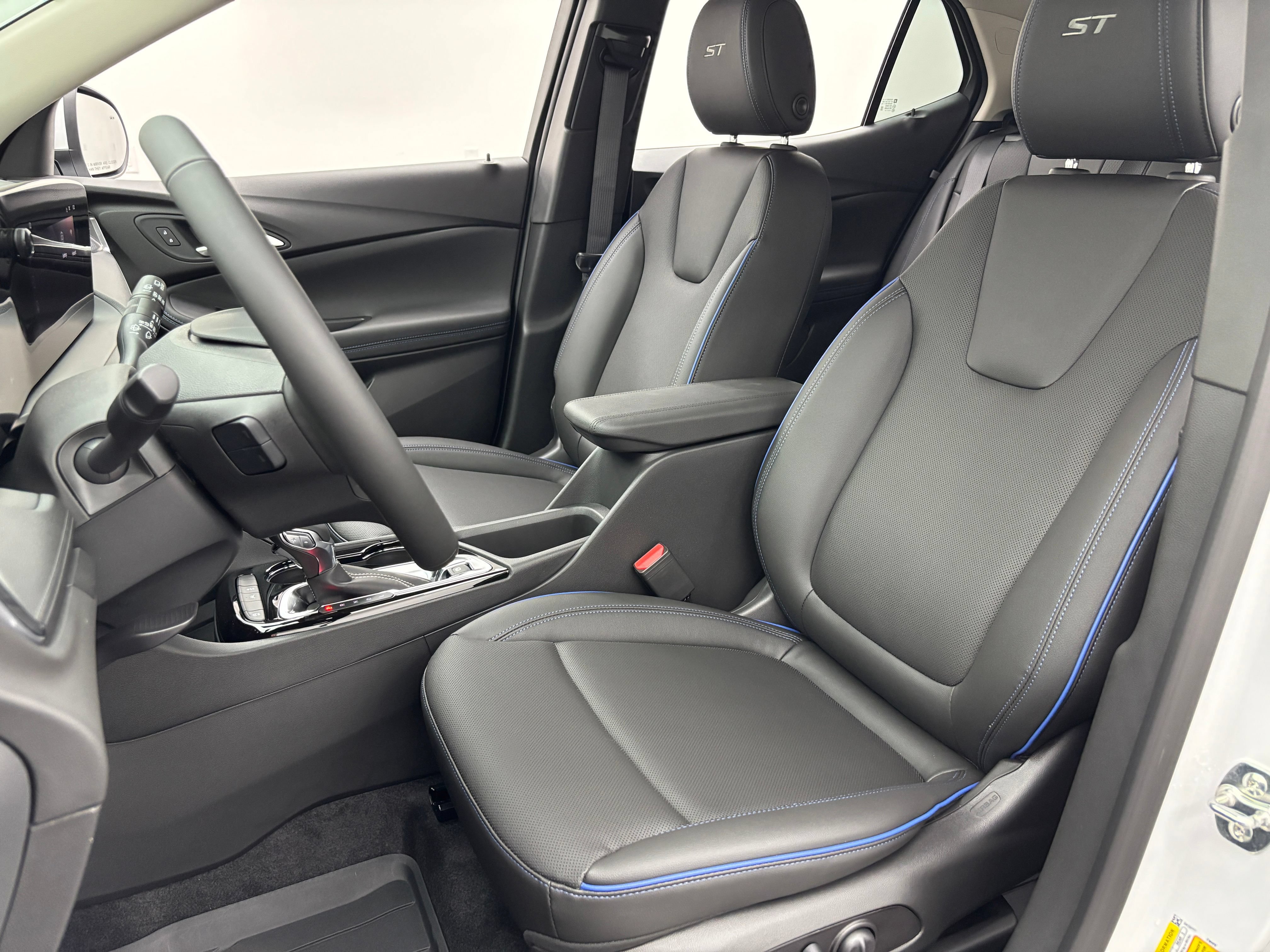 New 2026 Buick Encore GX Sport Touring w/ Comfort Package FWD image 17