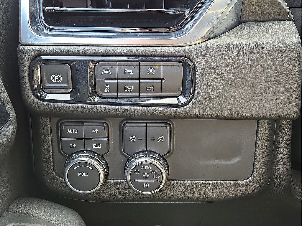 Used 2025 GMC Yukon Denali image 28