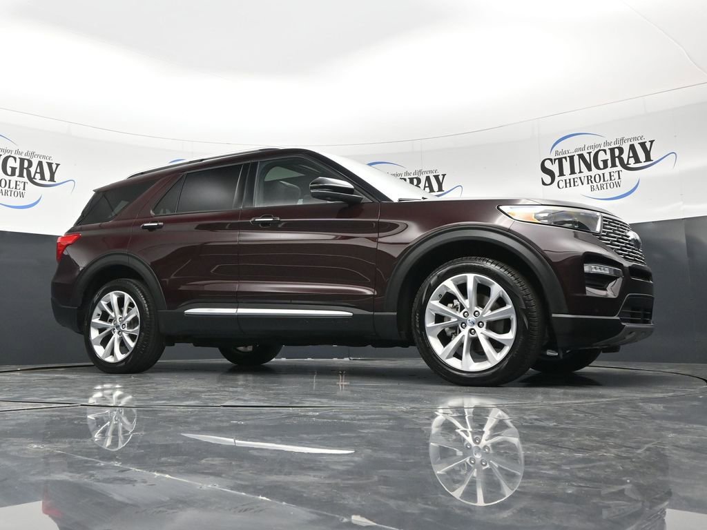 Used 2023 Ford Explorer Platinum w/ Equipment Group 601A AWD/4WD image 17