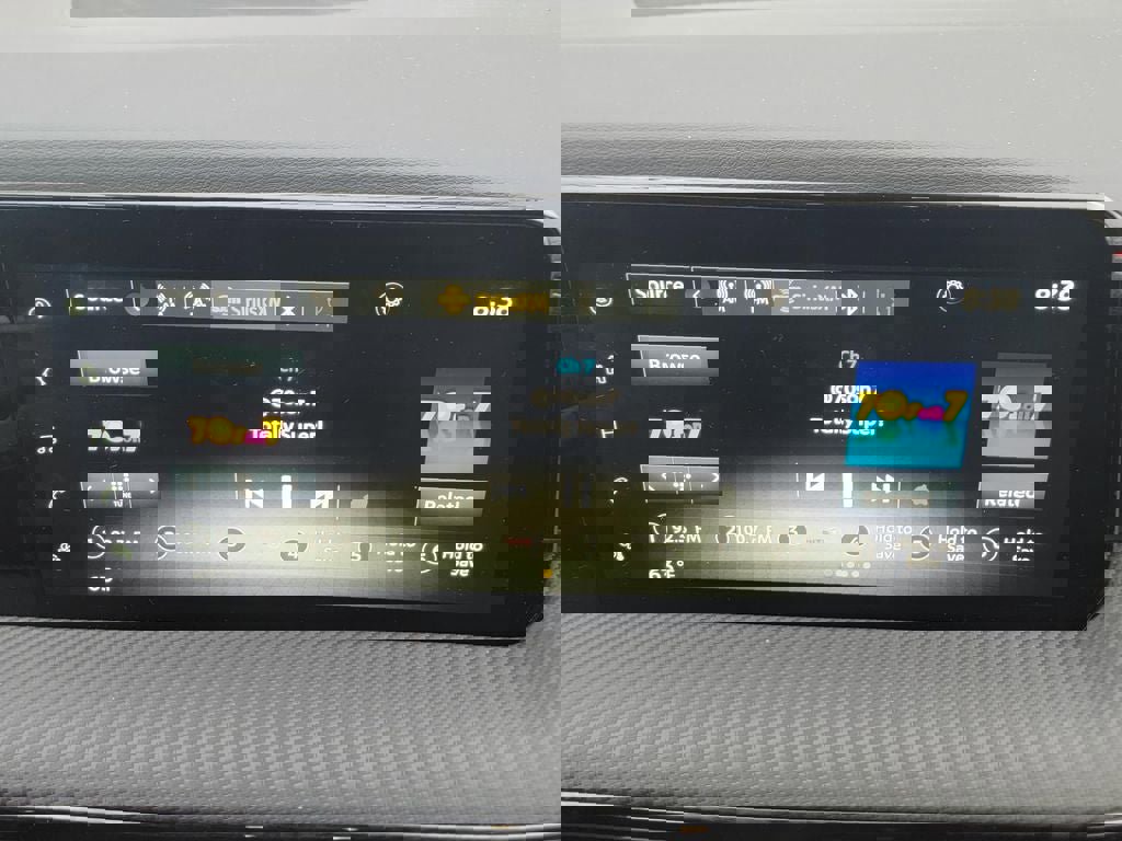 Certified 2025 Nissan Kicks SR w/ Illumination Package image 19