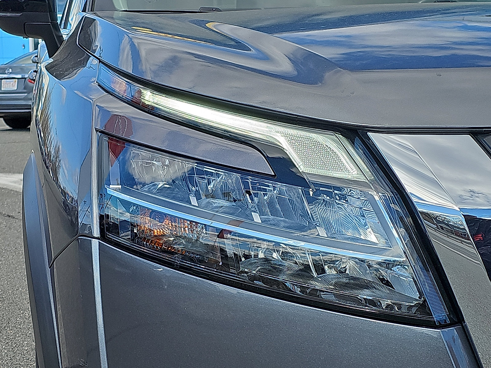 Certified 2022 Nissan Pathfinder Platinum w/ Lighting Package (N93) image 9