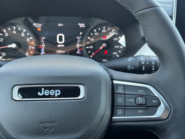 Certified 2025 Jeep Compass Limited AWD/4WD image 25