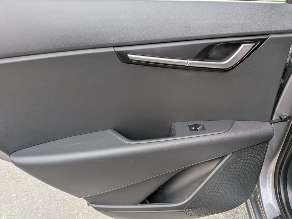Used 2025 Kia Niro LX FWD image 25