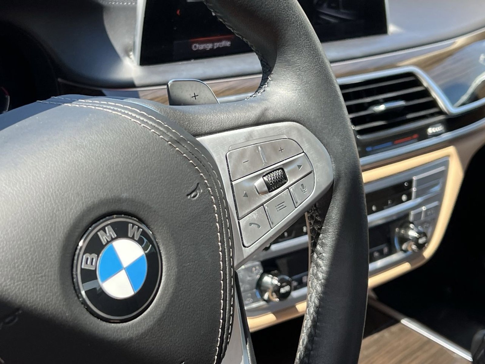 Used 2022 BMW 740i xDrive w/ Autobahn Package AWD/4WD image 33