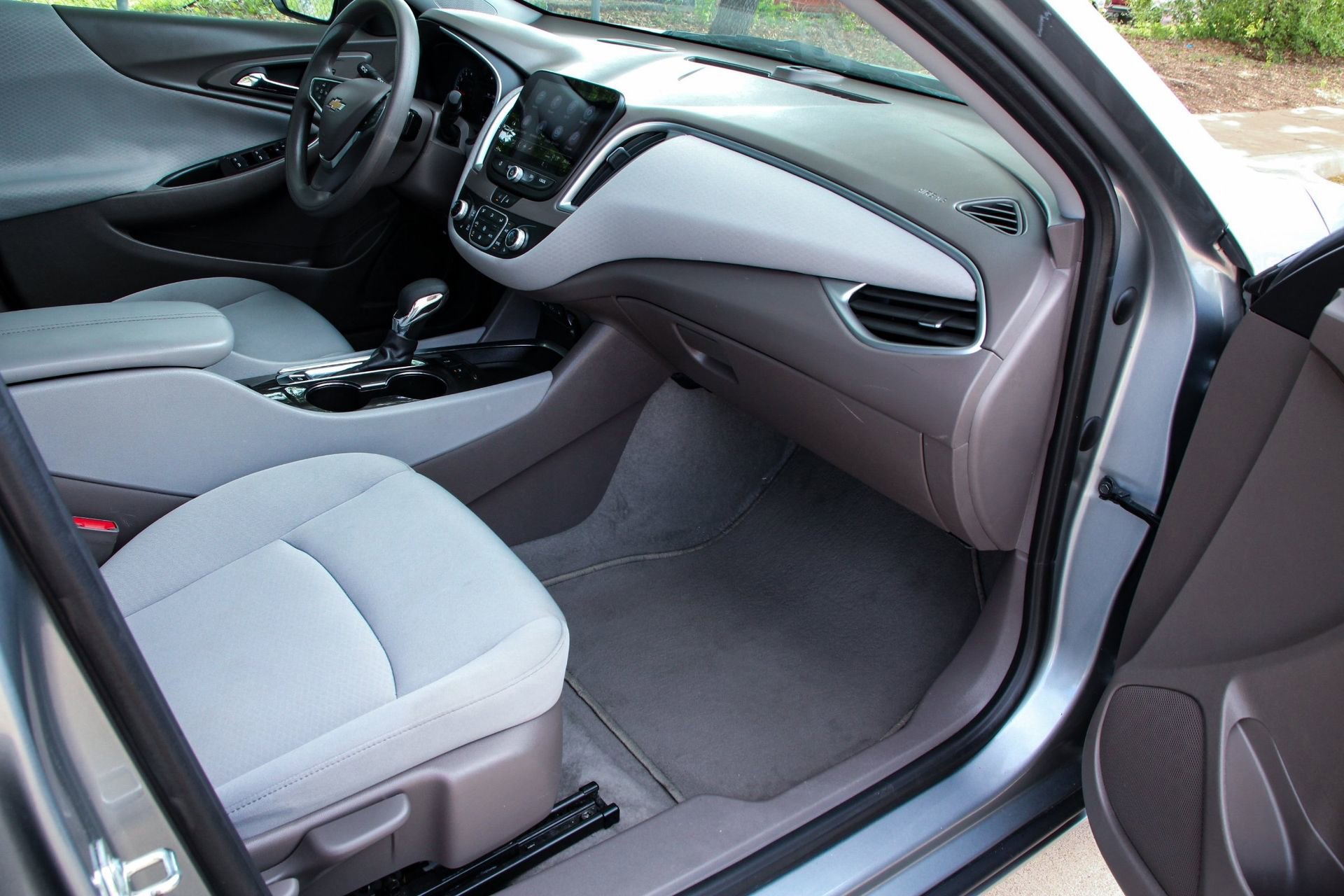 Used 2024 Chevrolet Malibu LT FWD image 28