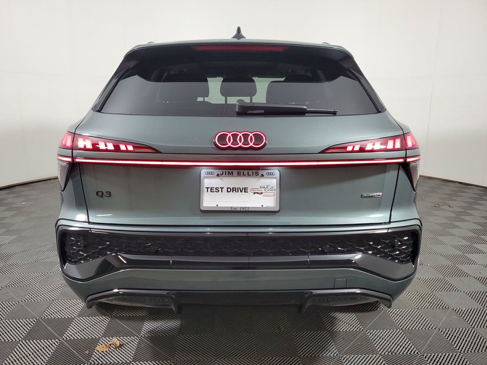 New 2026 Audi Q3 quattro 2.0T AWD/4WD image 6