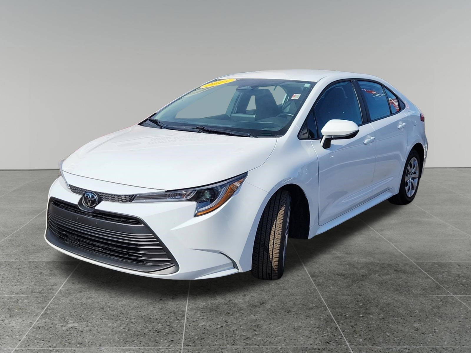 Certified 2025 Toyota Corolla LE image 3