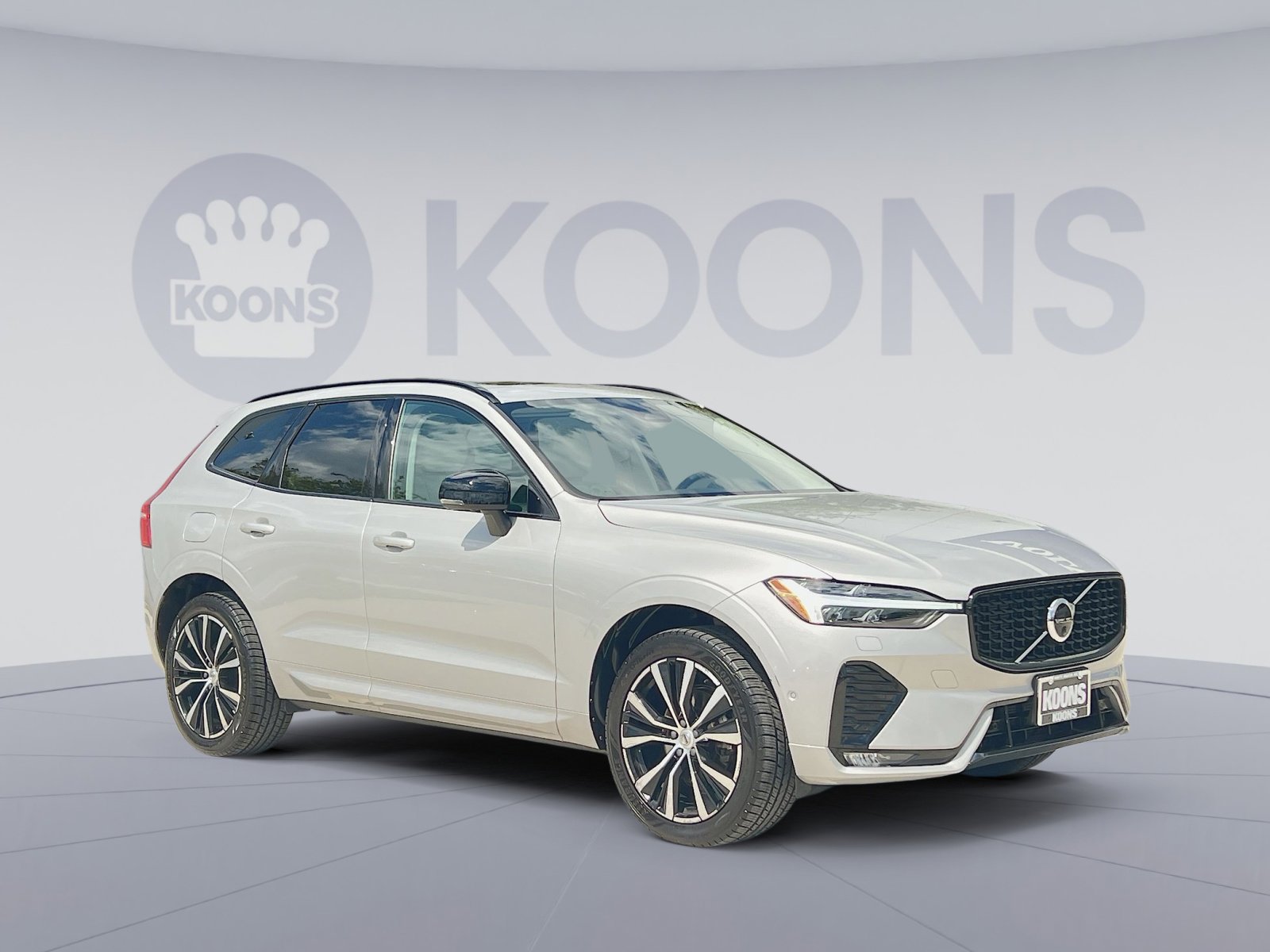 Certified 2023 Volvo XC60 B5 Plus w/ Protection Package Premier AWD/4WD image 18