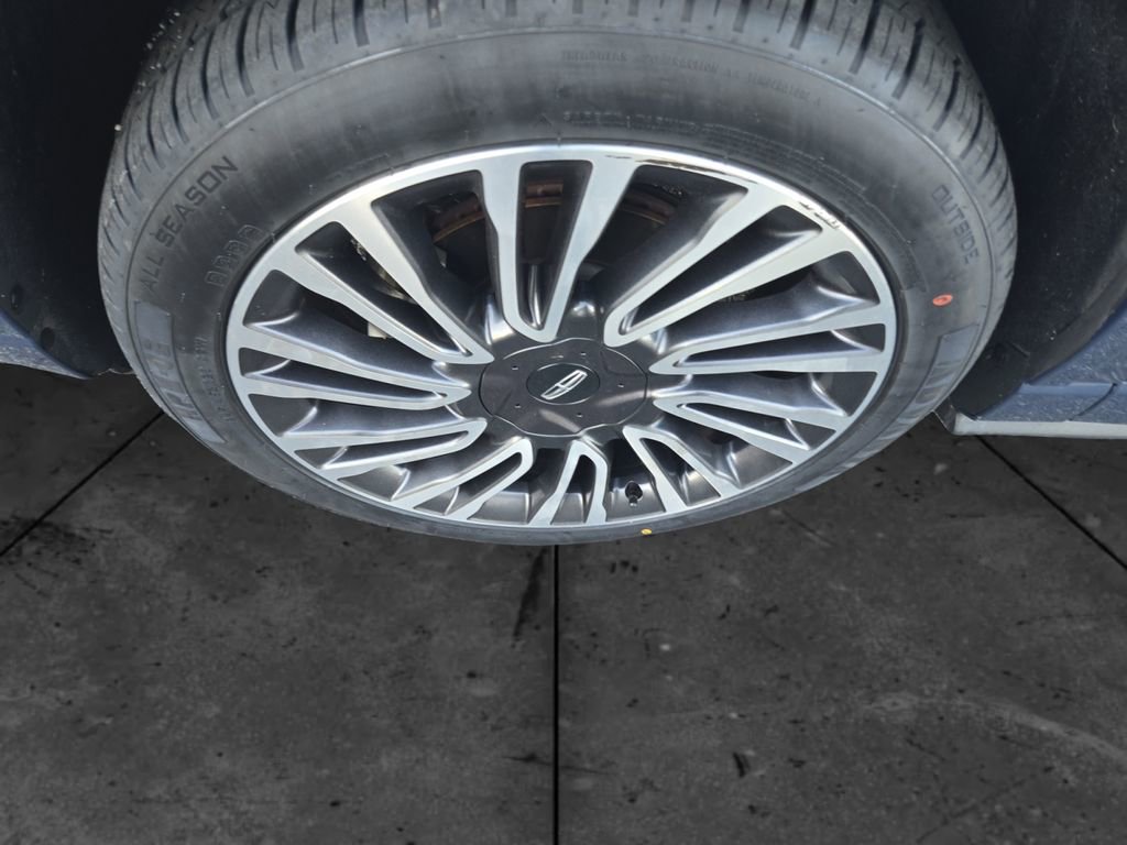 Used 2022 Lincoln Corsair Reserve w/ Sport Package image 14