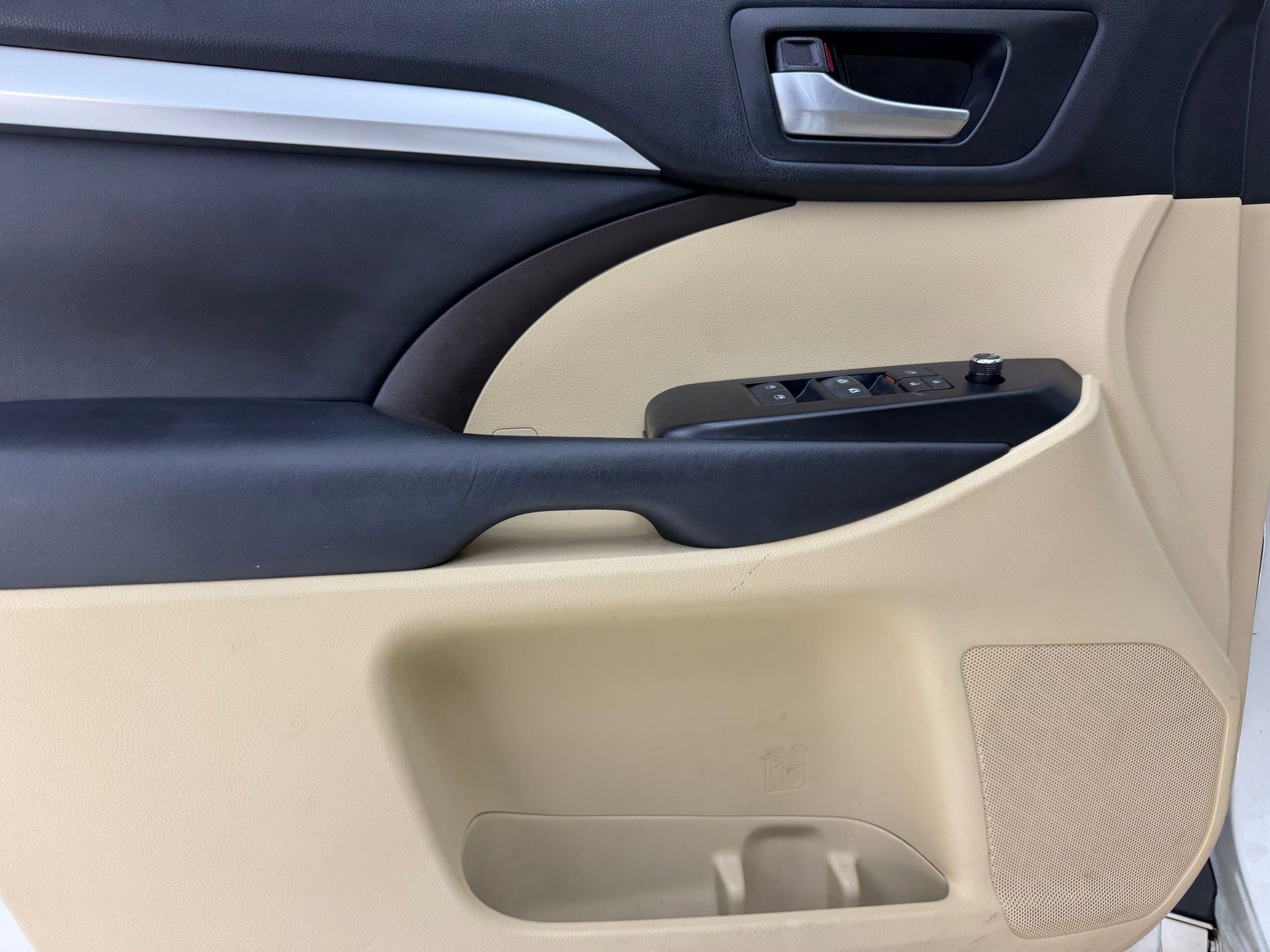 Used 2018 Toyota Highlander XLE image 13