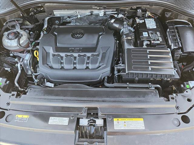 Certified 2023 Volkswagen Tiguan SE R-Line AWD/4WD image 22