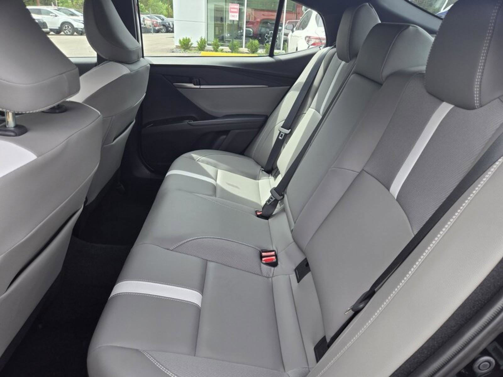 Used 2025 Toyota Camry SE image 23