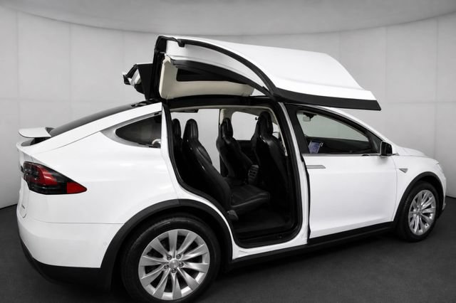Used 2016 Tesla Model X 90D AWD/4WD image 8