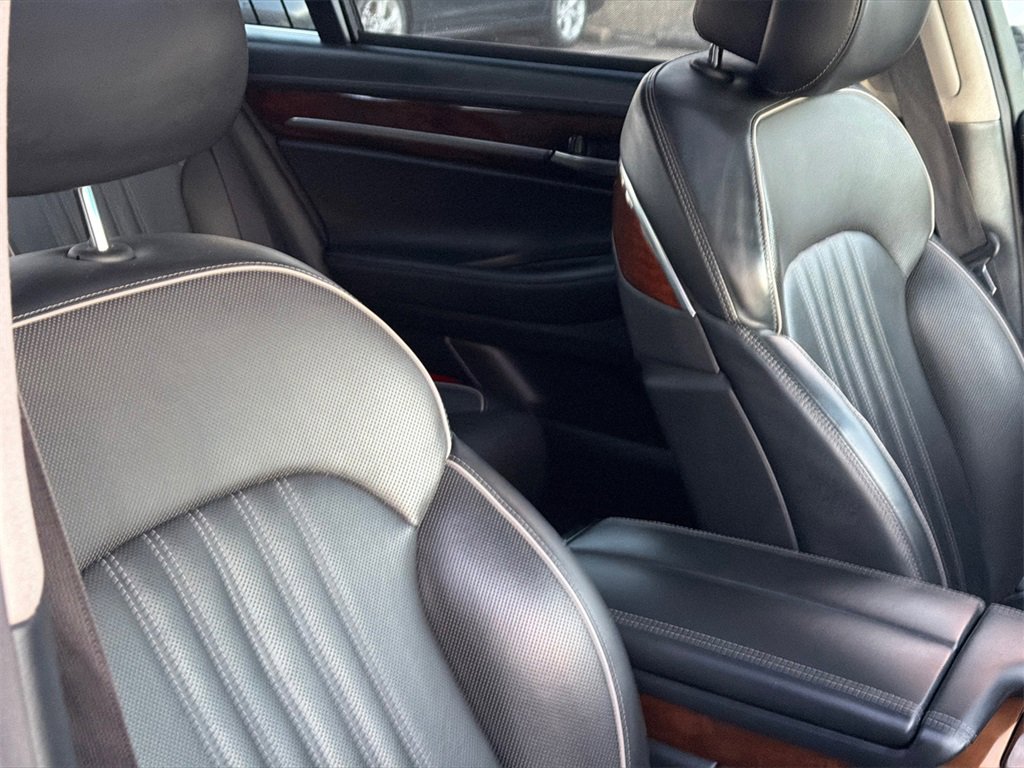 Used 2019 Genesis G90 3.3T Premium image 10