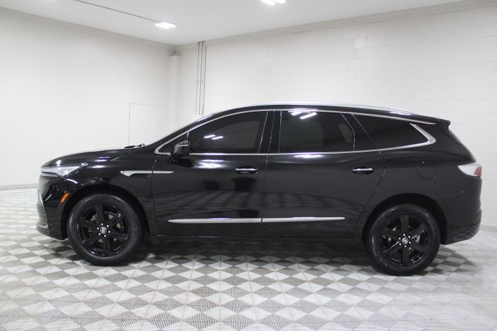 Used 2024 Buick Enclave Essence w/ Experience Buick Package FWD image 9