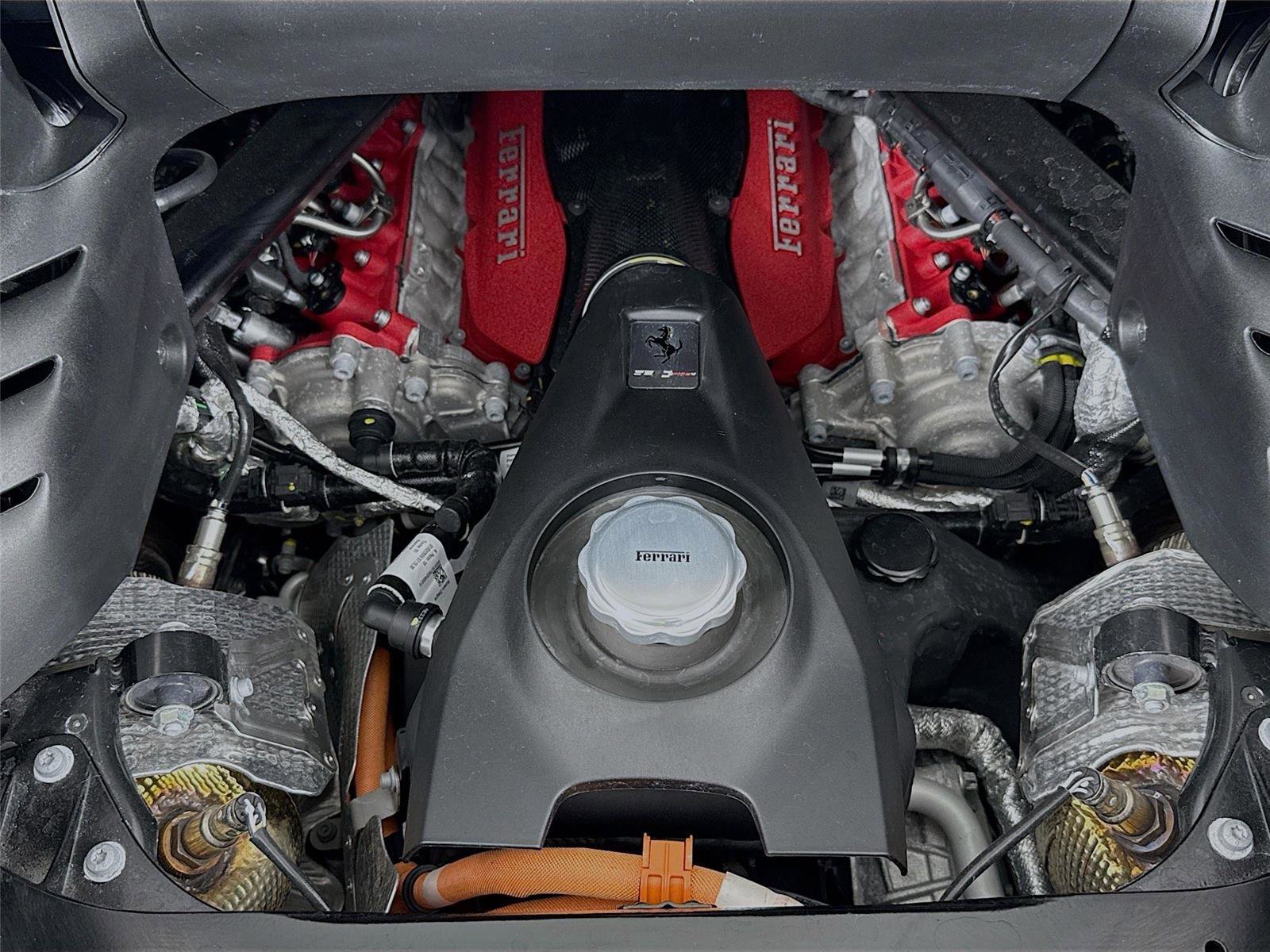 Used 2024 Ferrari SF90 Spider image 28