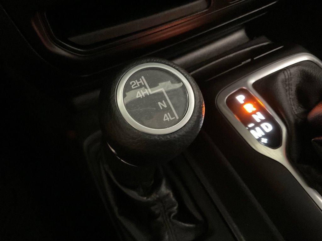 Used 2018 Jeep Wrangler Sport AWD/4WD image 17