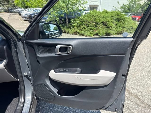 Used 2023 Hyundai Venue SEL FWD image 31